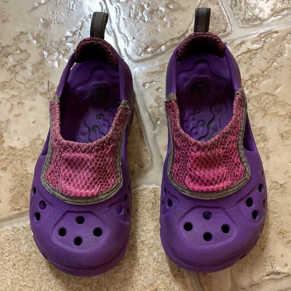💥3/$25 sale Crocs Micah II water shoes